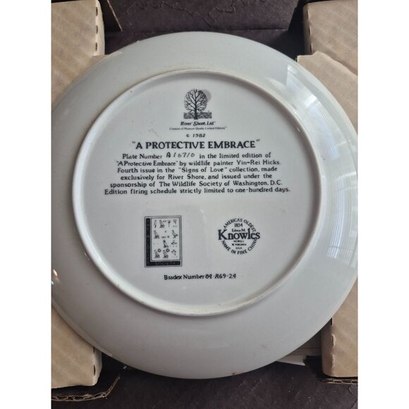 Raccoon Family Collectors Plate "A Protective Embrace" By Kevin Daniel Limited E - Picture 2 of 3